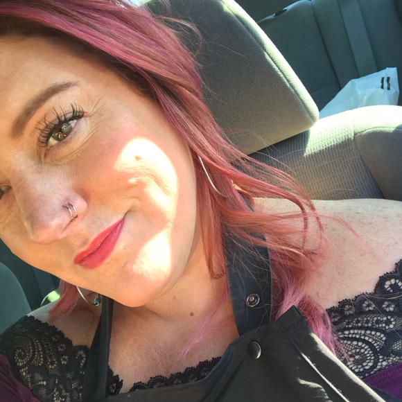 Meet your Posher, Merry - Picture 1 of 3